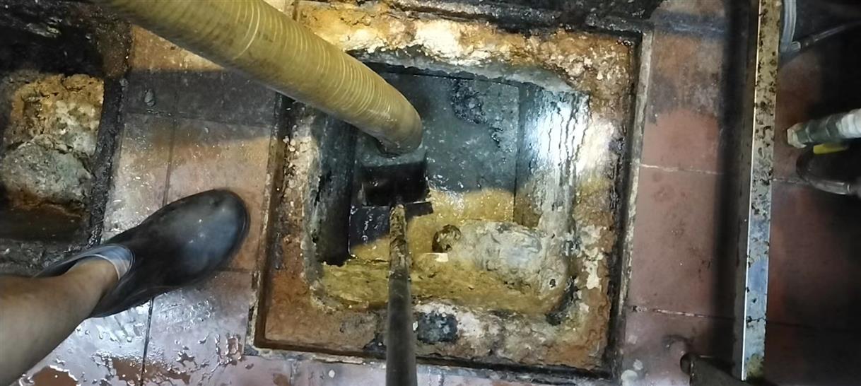 五峰污水池清理一般都有毒气，怎么预防中毒呢？